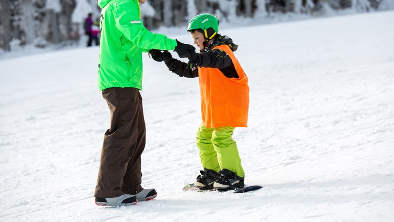 Snowboarden lernen für Kinder im Alter zwischen 8 und 12 Jahren